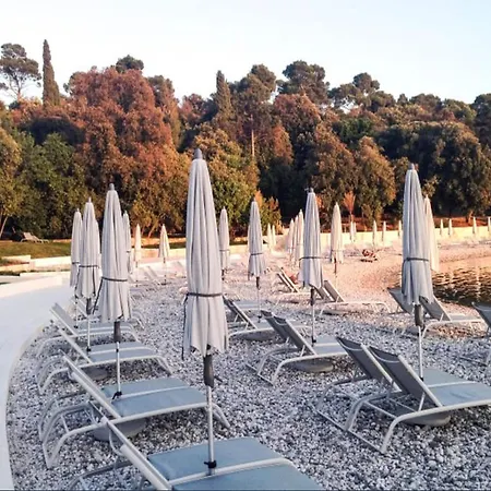 Serene Coastal Retreat For 3 In Rovinj Apartment