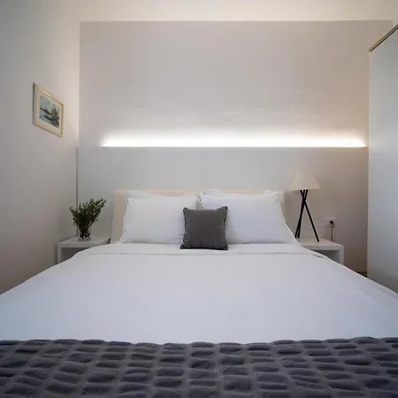 Serene Coastal Retreat For 3 In Rovinj *