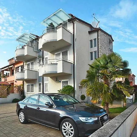 Serene Coastal Retreat For 3 In Rovinj Rovinj