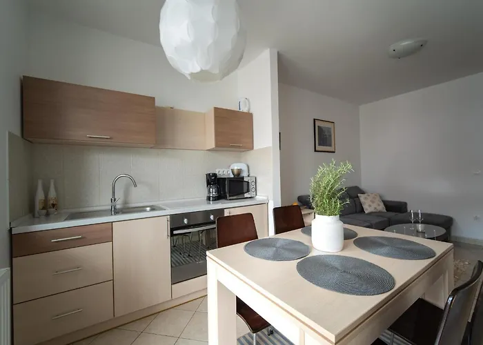 Διαμέρισμα Serene Coastal Retreat For 3 In *