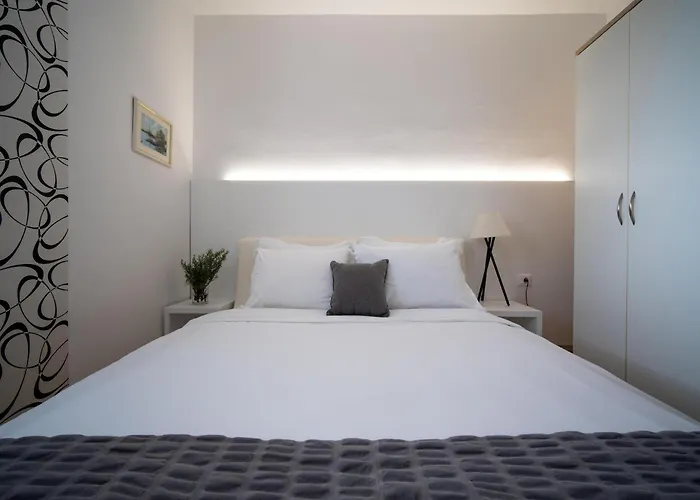 Serene Coastal Retreat For 3 In *