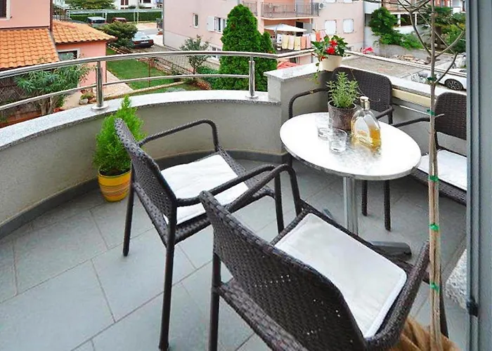 Serene Coastal Retreat For 3 In *